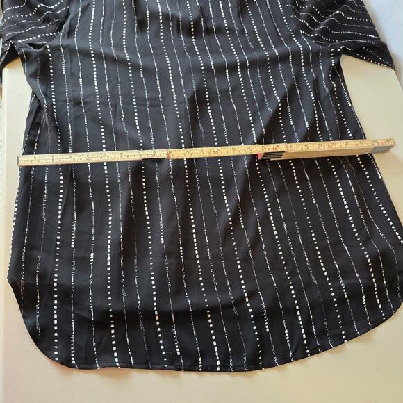 Timeson Blouse Women's XXL Black White Geo Stripe Roll Tab Sleeves NWT - Picture 13 of 16